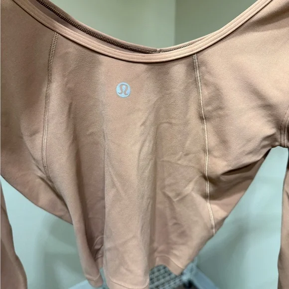Lululemon Long Sleeve Crop Top in mauve - Picture 2 of 7